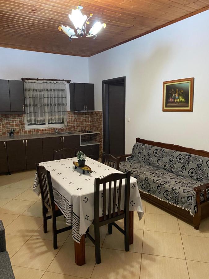 Hotel Moscopole Ksamil Eksteriør billede