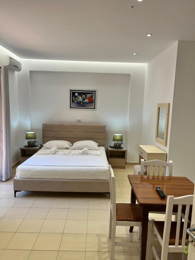 Hotel Moscopole Ksamil Eksteriør billede