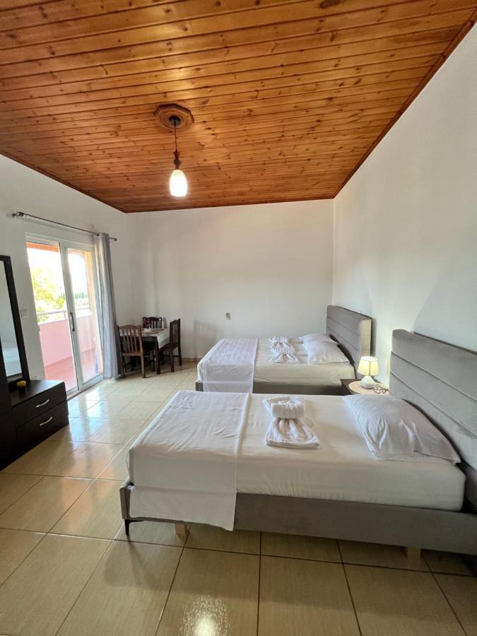 Hotel Moscopole Ksamil Eksteriør billede