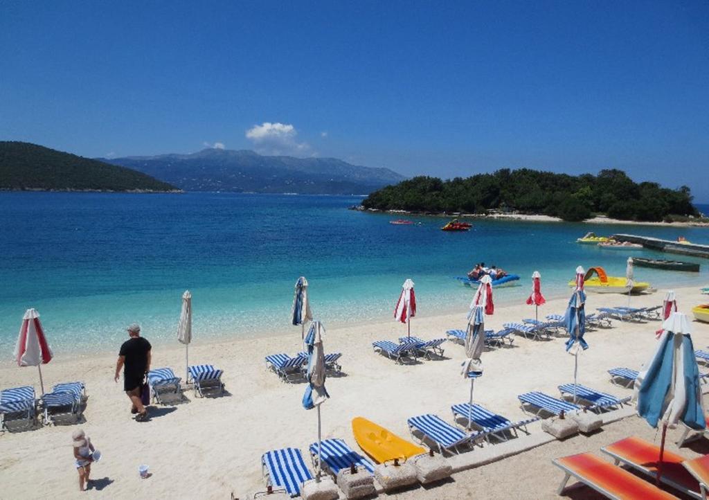 Hotel Moscopole Ksamil Eksteriør billede